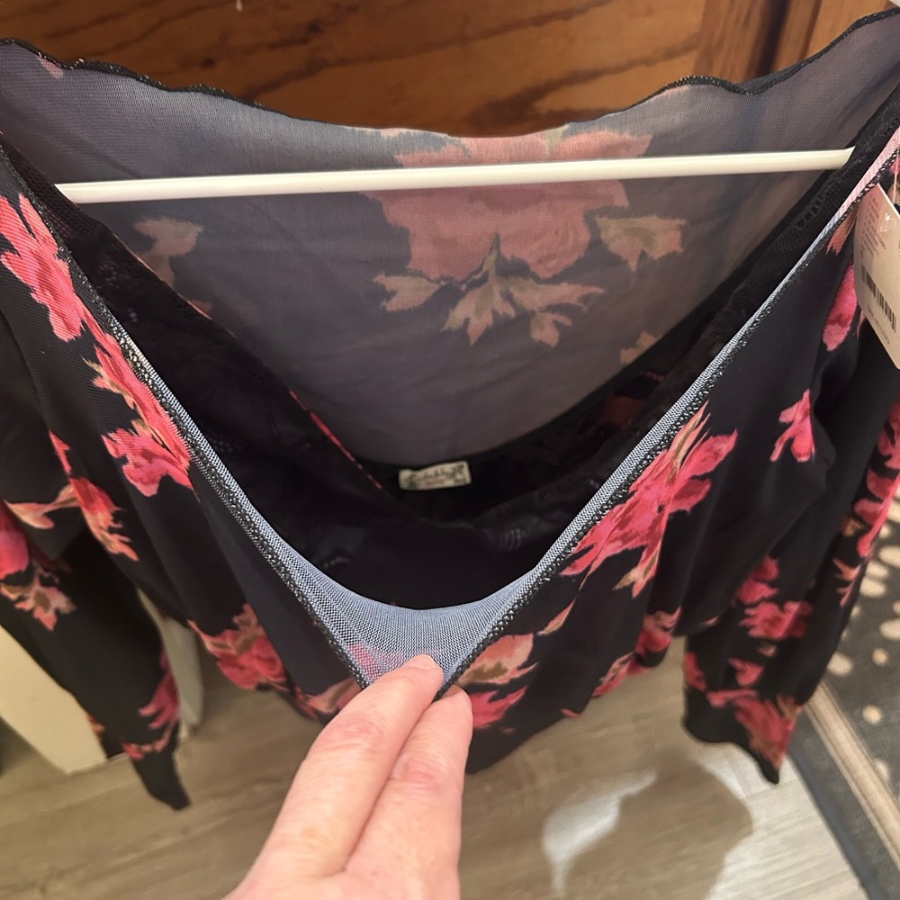 NWT Free People Red Rose Floral Bodysuit Size Small Snap gusset thong style - Picture 7 of 14